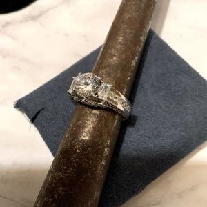 NWOT Three Stone Filigree Cubic Zirconia Ring - Sterling Silver - Sz 6.75